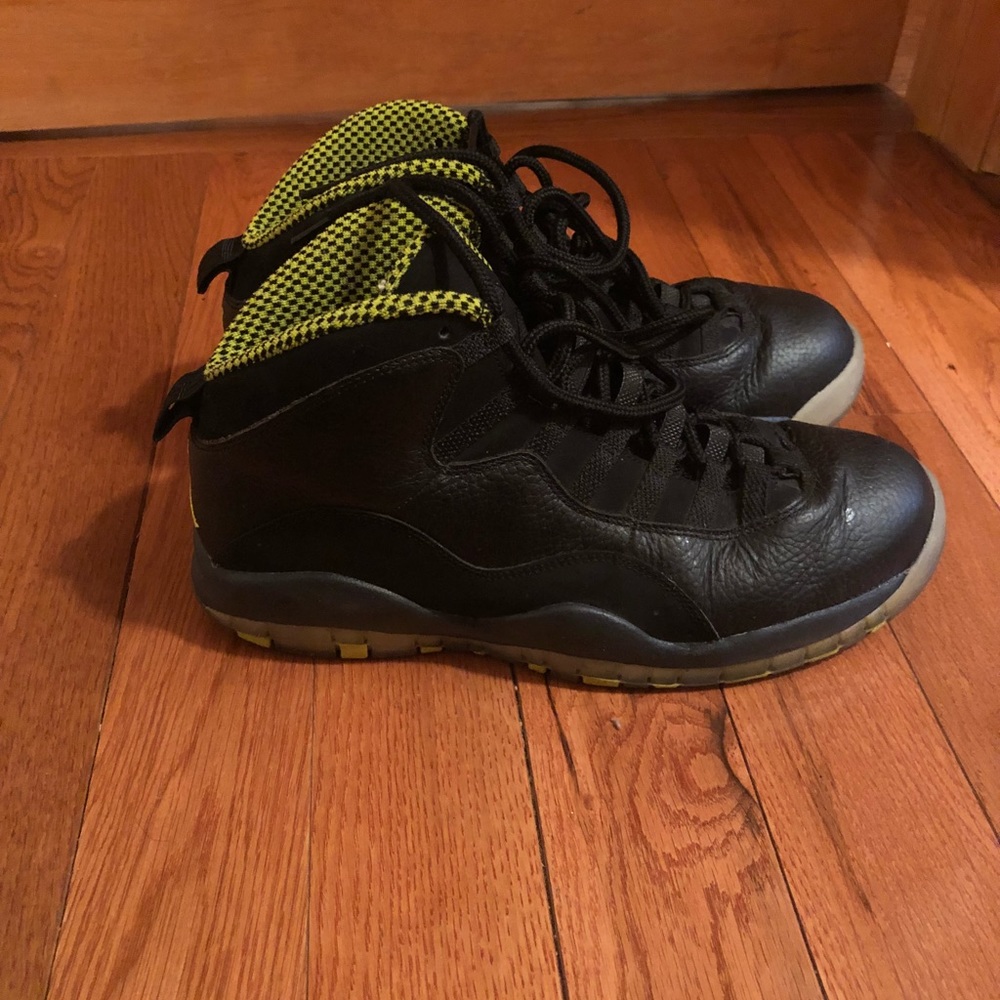 Jordan 10 (X) Venom